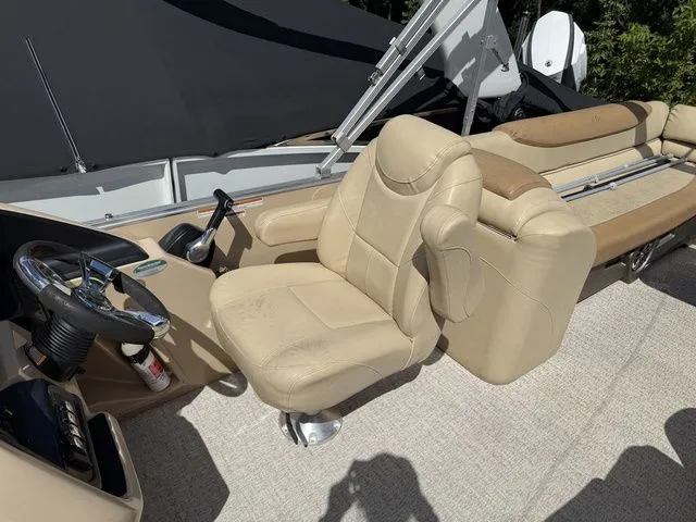 Slide: The Image of Avalon Catalina Cruise 25' 2019 - 10