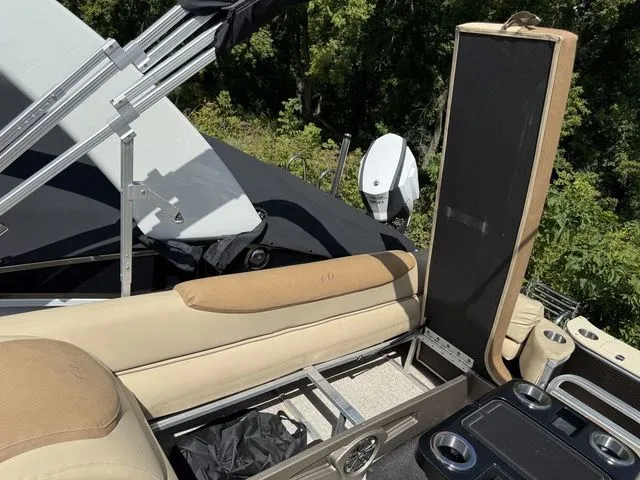 Slide: The Image of Avalon Catalina Cruise 25' 2019 - 20