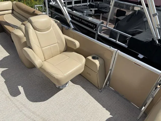 Slide: The Image of Avalon Catalina Cruise 25' 2019 - 9