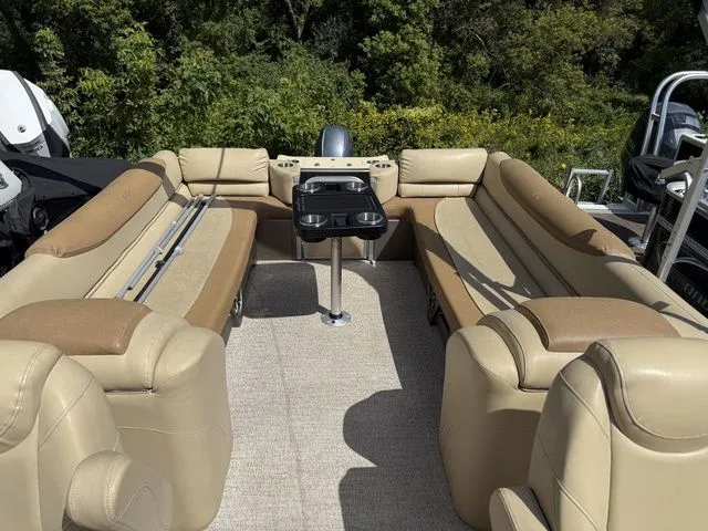 Slide: The Image of Avalon Catalina Cruise 25' 2019 - 14