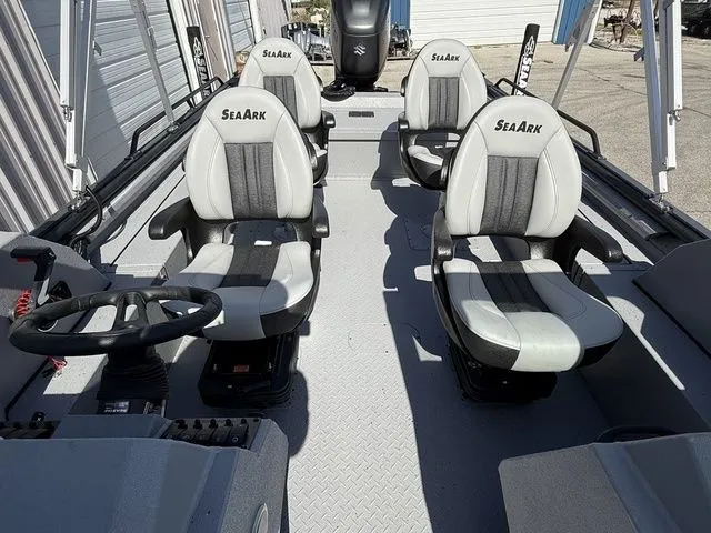 Slide: The Image of SeaArk Pro Cat 240 2026 - 13