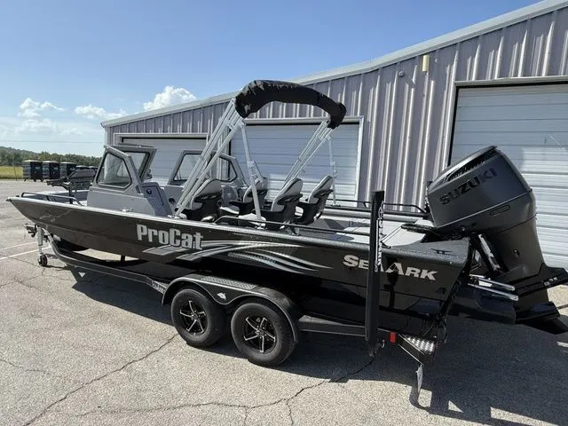 Slide: The Image of SeaArk Pro Cat 240 2026 - 3