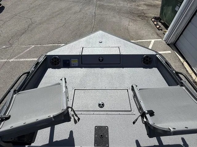 Slide: The Image of SeaArk Pro Cat 240 2026 - 8