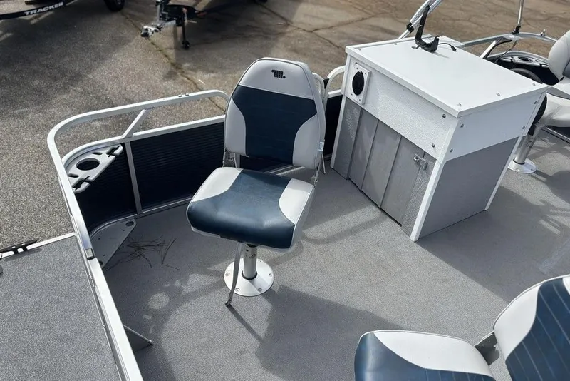Slide: The Image of 2020 Apex Gillgetter 7515 Tiller boat interior with seating and console. - 12