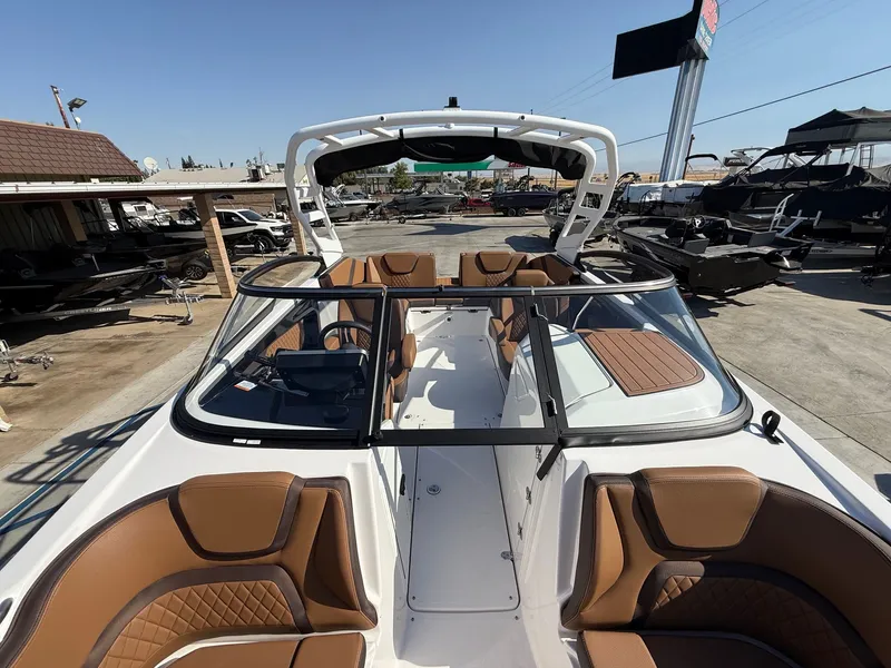 Slide: The Image of Yamaha 252 S w/ Twin 1.8L Yamaha's 2025 - 11