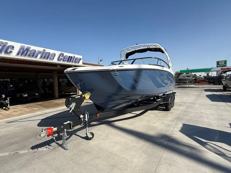 Slide: The Image of Yamaha 252 S w/ Twin 1.8L Yamaha's 2025 - 4