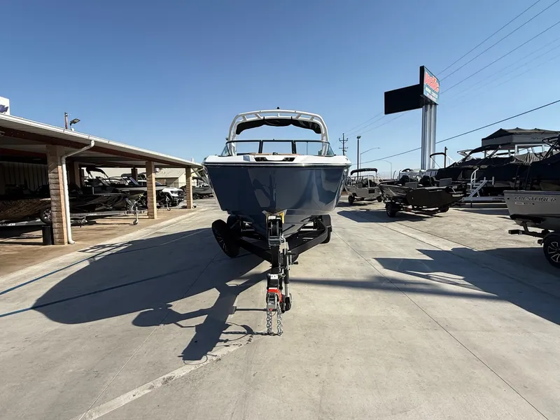 Slide: The Image of Yamaha 252 S w/ Twin 1.8L Yamaha's 2025 - 5