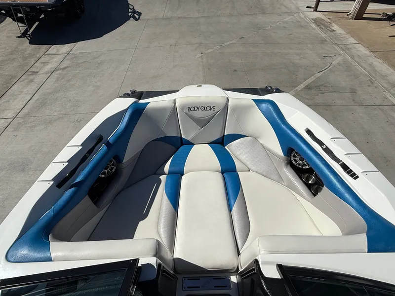 Slide: The Image of Centurion Enzo FX44 2014 - 12