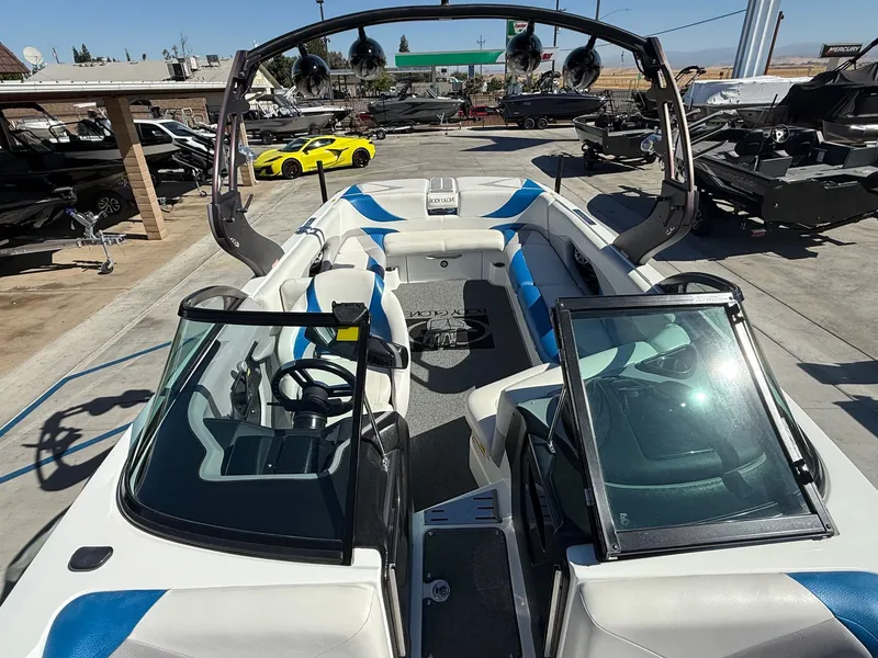 Slide: The Image of Centurion Enzo FX44 2014 - 13