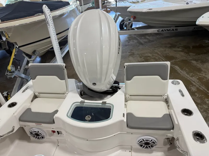 Slide: The Image of Everglades 243 Center Console 2023 - 2