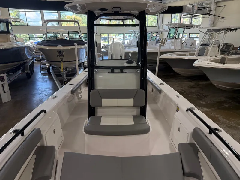 Slide: The Image of Everglades 243 Center Console 2023 - 6