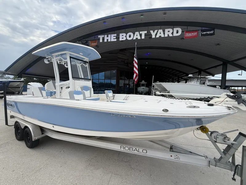 Slide: The Image of Robalo 246 Cayman 2022 - 11