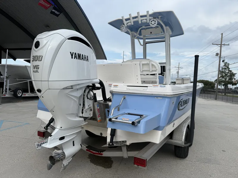 Slide: The Image of Robalo 246 Cayman 2022 - 13