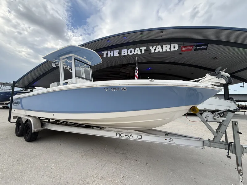 Slide: The Image of Robalo 246 Cayman 2022 - 3
