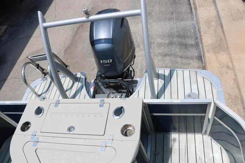 Slide: The Image of 2017 Trifecta 21 F Sts boat with Yamaha 150 engine, top view. - 26