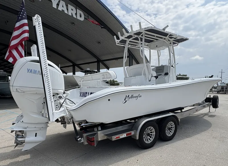 Slide: The Image of Yellowfin 26 Hybrid 2024 - 11