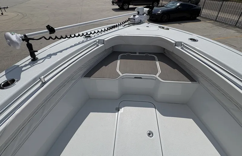 Slide: The Image of Yellowfin 26 Hybrid 2024 - 9