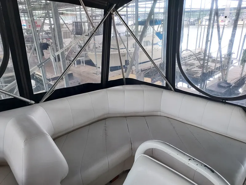 Slide: The Image of Bayliner 3870 Motoryacht 1989 - 17