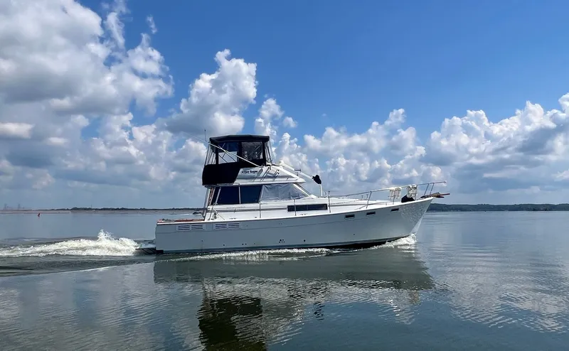 Slide: The Image of Bayliner 3870 Motoryacht 1989 - 2