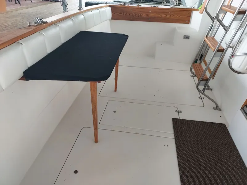 Slide: The Image of Bayliner 3870 Motoryacht 1989 - 9