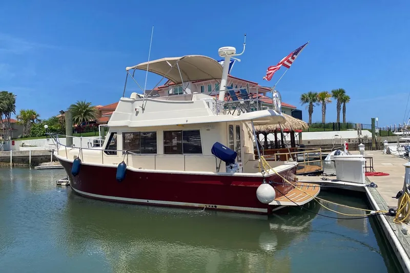 Slide: The Image of 2005 Mainship 34 Hellion - 56