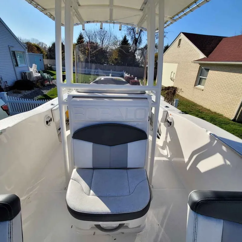 Slide: The Image of Robalo 202 EX 2020 - 7