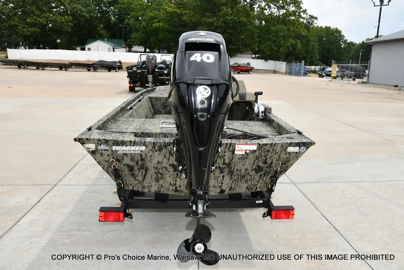 Slide: The Image of Tracker 1648 SC 2026 - 19