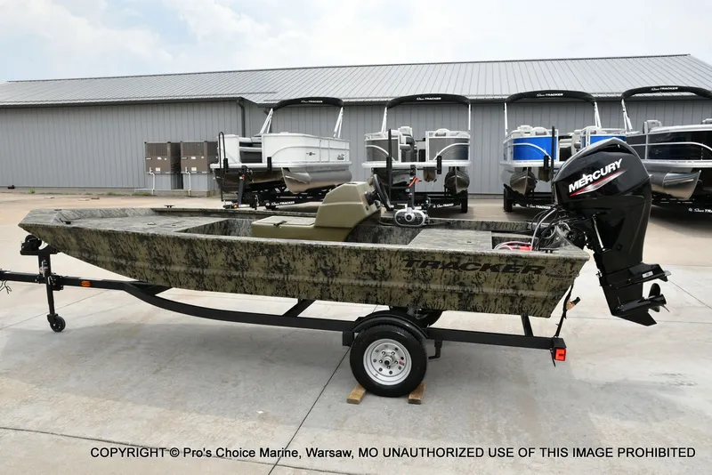 Slide: The Image of Tracker 1648 SC 2026 - 21