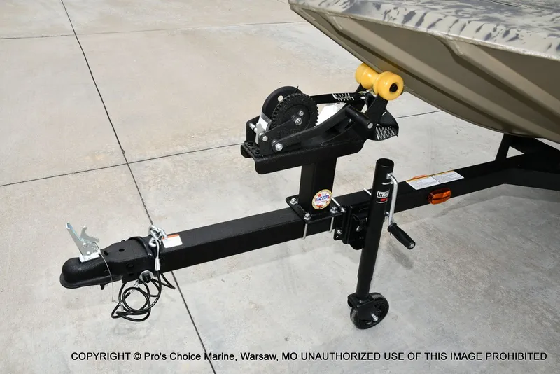 Slide: The Image of Tracker 1648 SC 2026 - 24