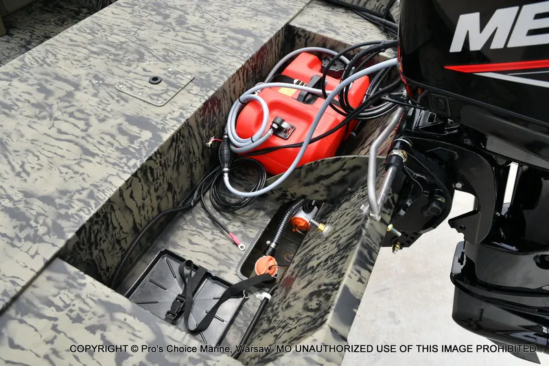 Slide: The Image of Tracker 1648 SC 2026 - 30