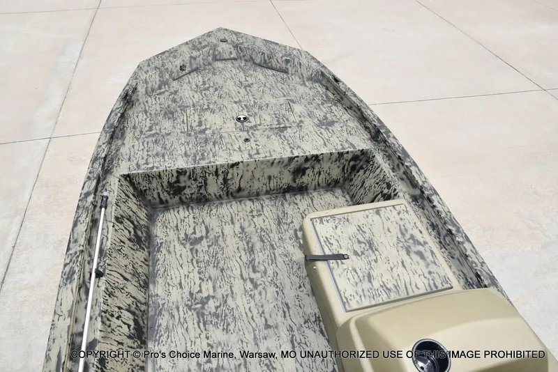 Slide: The Image of Tracker 1648 SC 2026 - 34