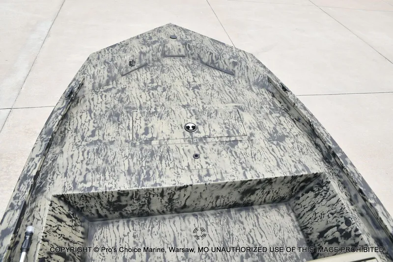 Slide: The Image of Tracker 1648 SC 2026 - 37