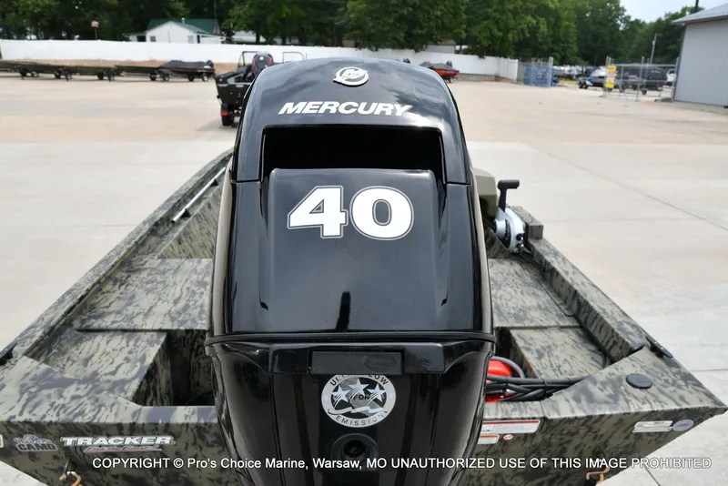 Slide: The Image of Tracker 1648 SC 2026 - 4