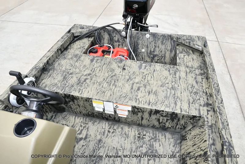 Slide: The Image of Tracker 1648 SC 2026 - 45