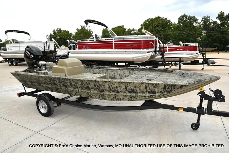 Slide: The Image of Tracker 1648 SC 2026 - 55