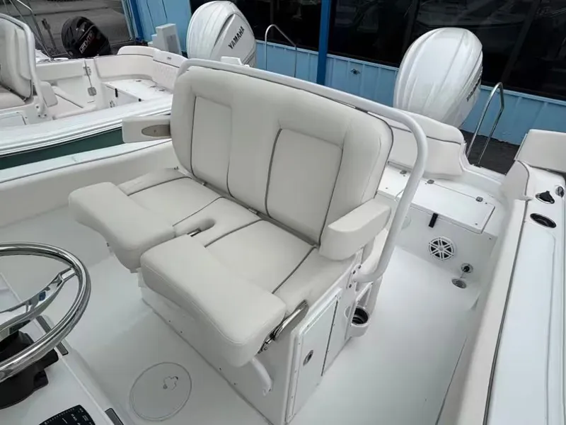 Slide: The Image of Sea Hunt Ultra 234 2026 - 3