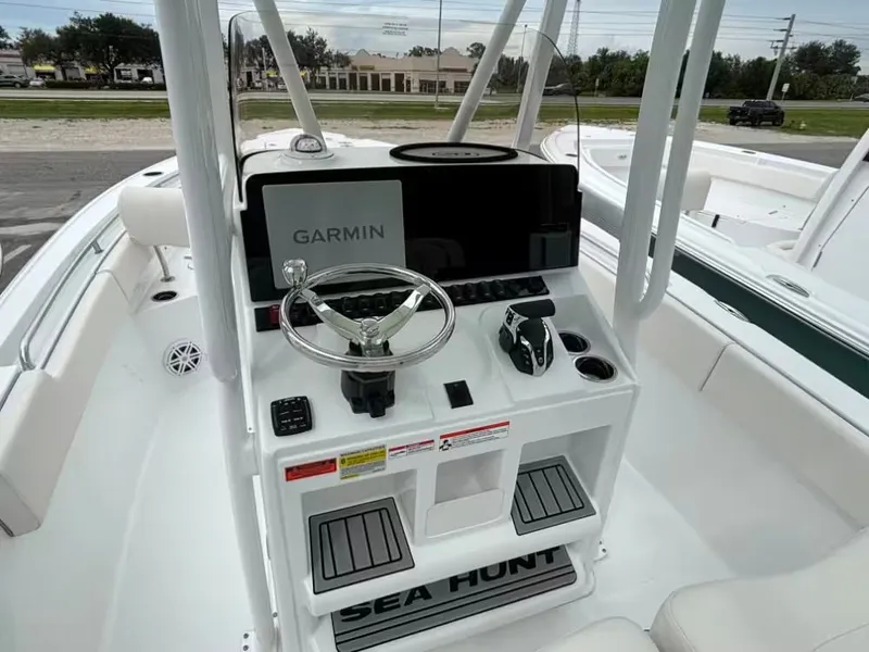 Slide: The Image of Sea Hunt Ultra 234 2026 - 4