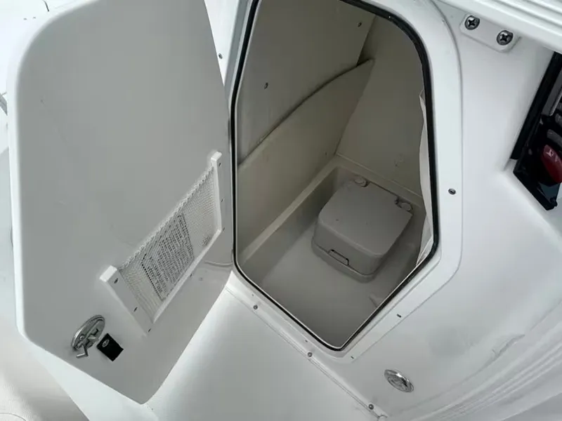 Slide: The Image of Sea Hunt Ultra 234 2026 - 8