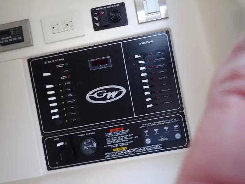 Slide: The Image of Grady-White Freedom 325 2021 - 9