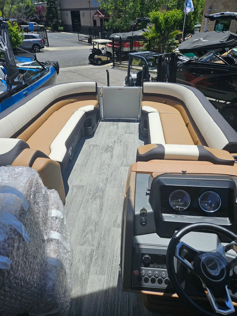 Slide: The Image of Avalon Catalina Cruise Funship 27FT 2025 - 4