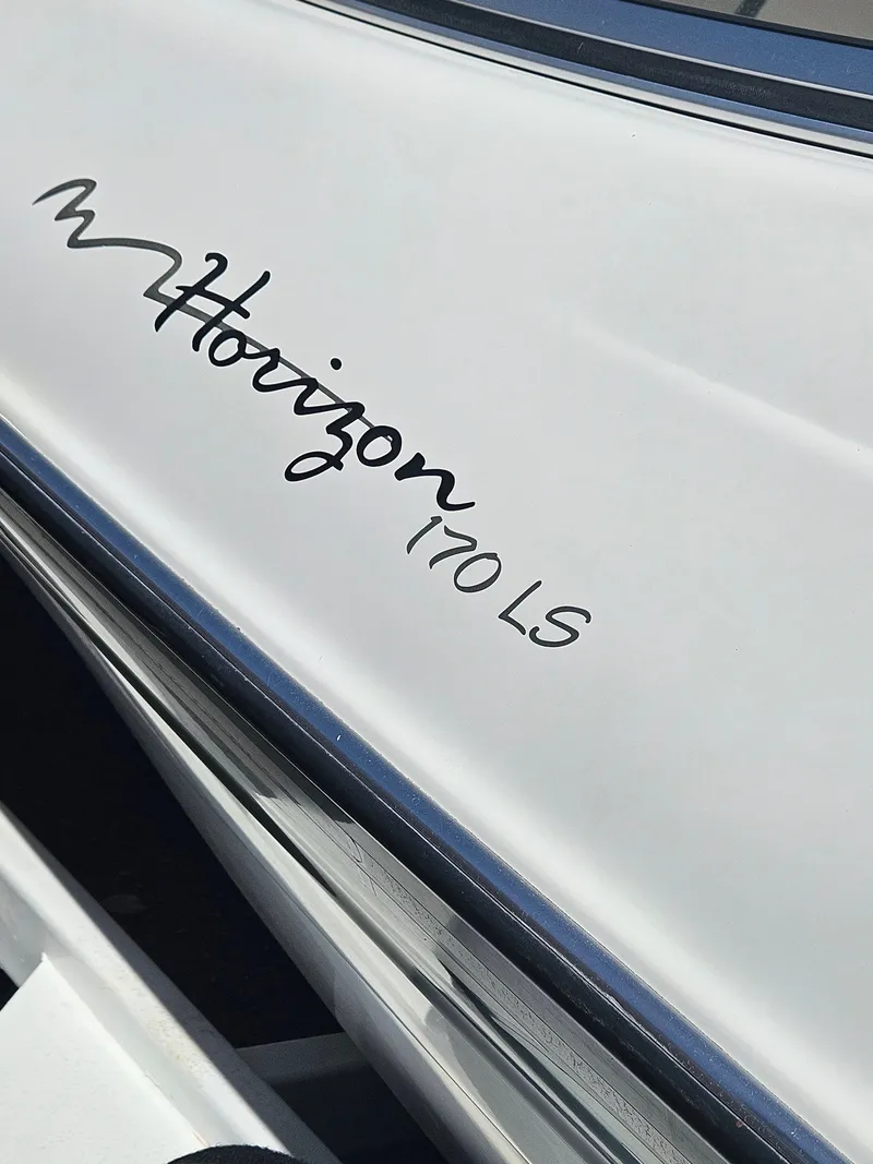 Slide: The Image of Four Winns 170 Horizon 1999 - 3