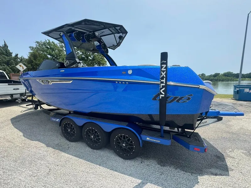 Slide: The Image of Tigé 23ZX 2024 - 13