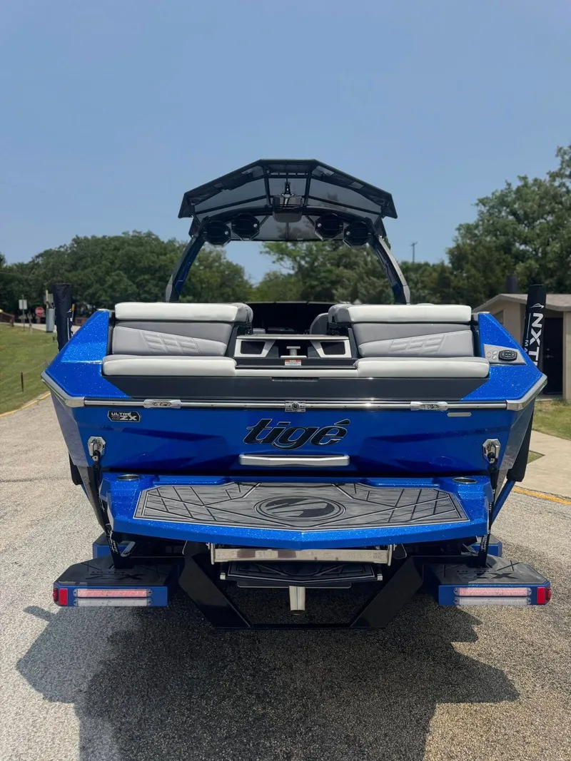 Slide: The Image of Tigé 23ZX 2024 - 14