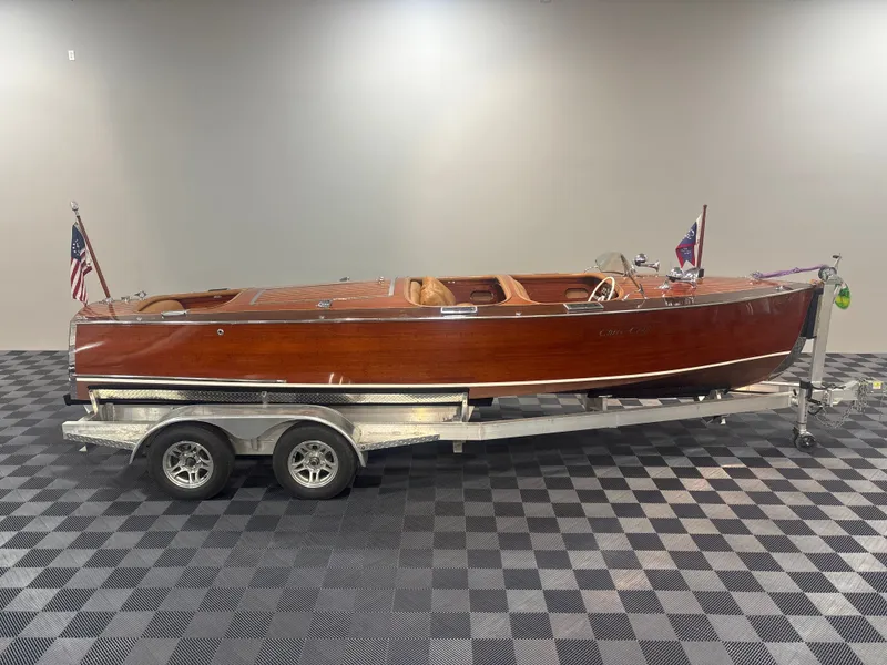 The Image of Chris-Craft 22 Runabout 1938 - 1