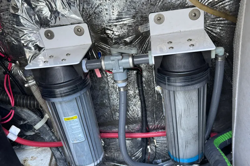 Slide: The Image of Water filtration system in 2001 Bayliner 4087 Aft Cabin Motoryacht engine room. - 36