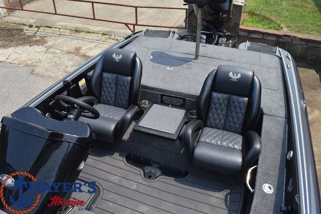 Slide: The Image of Phoenix Bass Boat 921 Elite II 2025 - 10