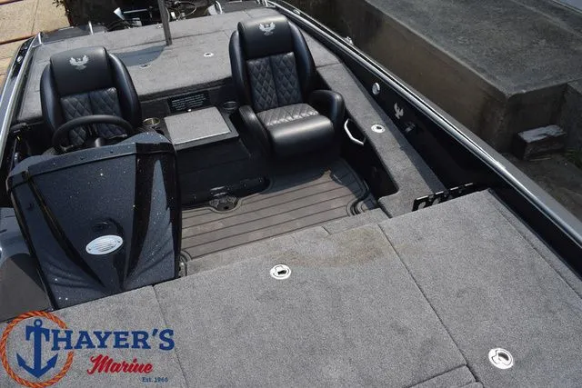 Slide: The Image of Phoenix Bass Boat 921 Elite II 2025 - 14