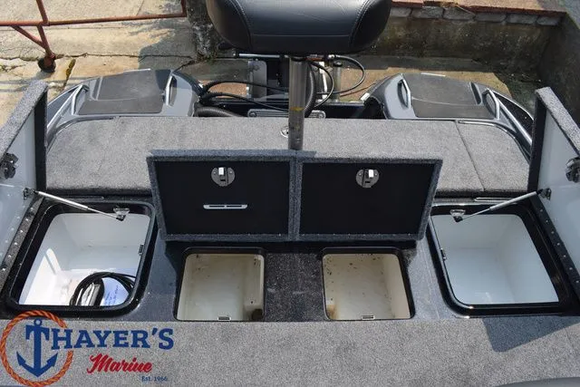 Slide: The Image of Phoenix Bass Boat 921 Elite II 2025 - 15