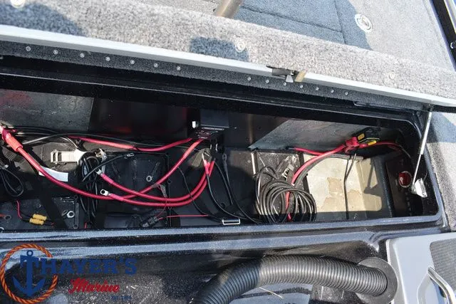 Slide: The Image of Phoenix Bass Boat 921 Elite II 2025 - 17