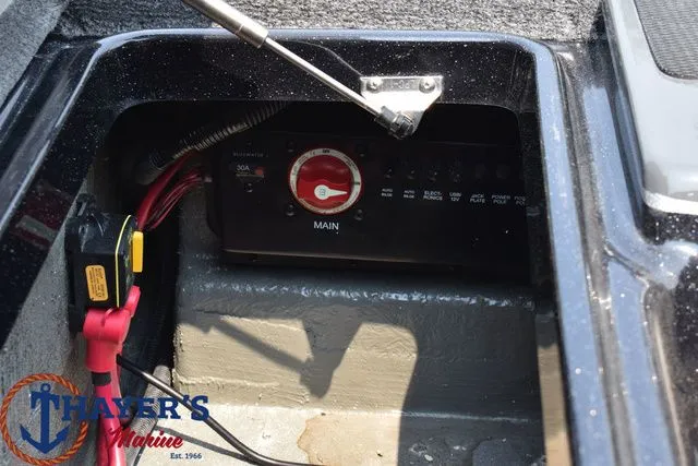 Slide: The Image of Phoenix Bass Boat 921 Elite II 2025 - 18